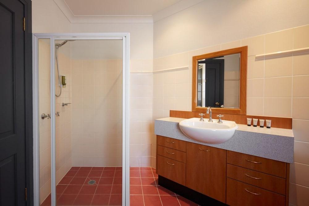 Brassey Hotel - Managed By Doma Hotels Canberra Esterno foto