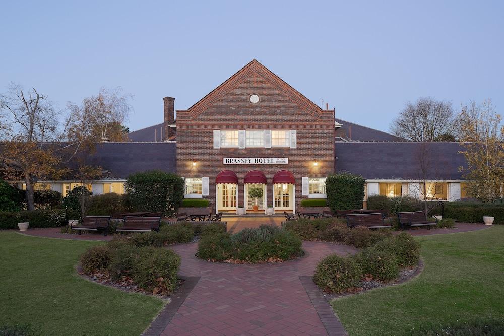 Brassey Hotel - Managed By Doma Hotels Canberra Esterno foto