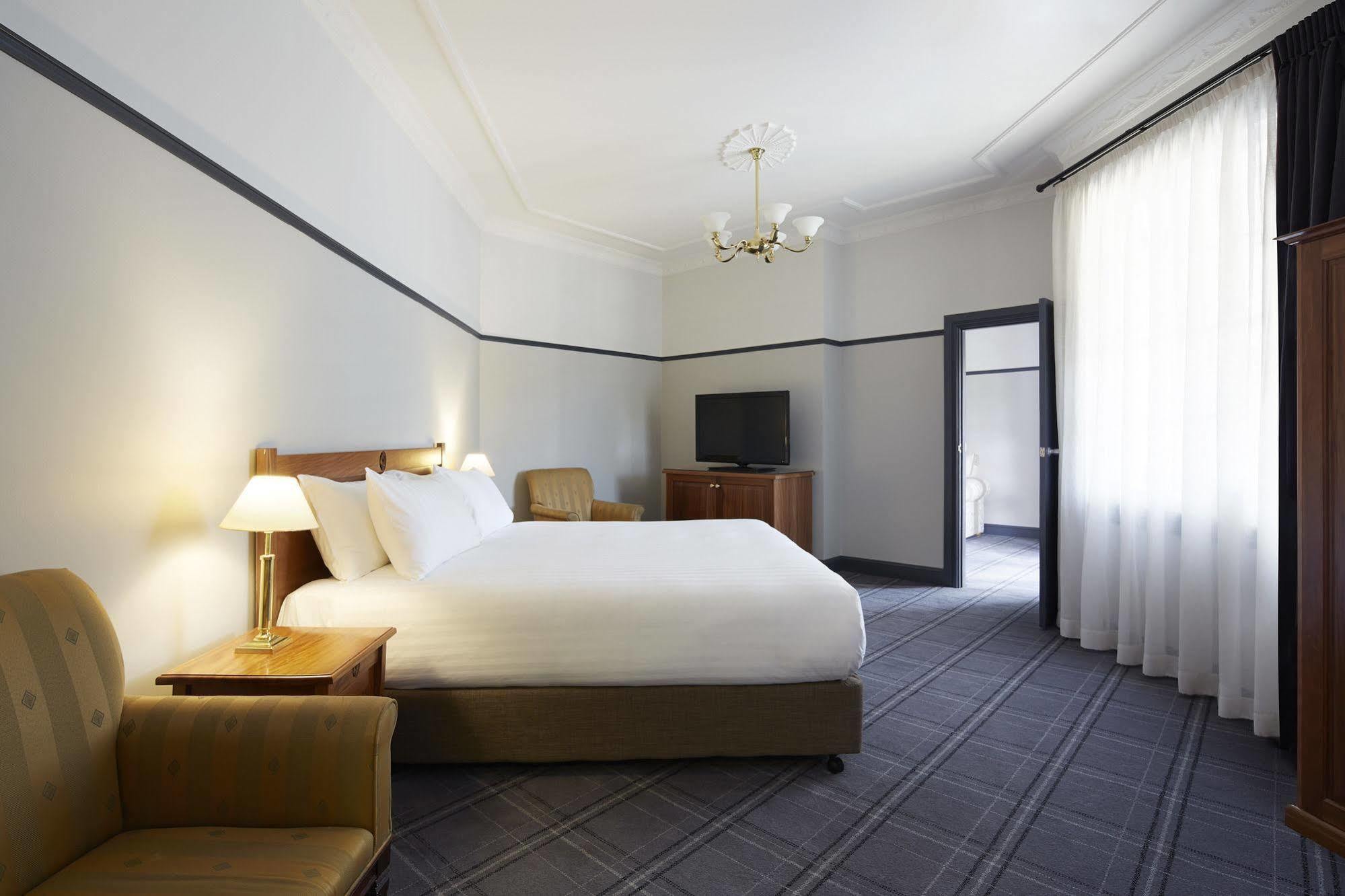 Brassey Hotel - Managed By Doma Hotels Canberra Esterno foto