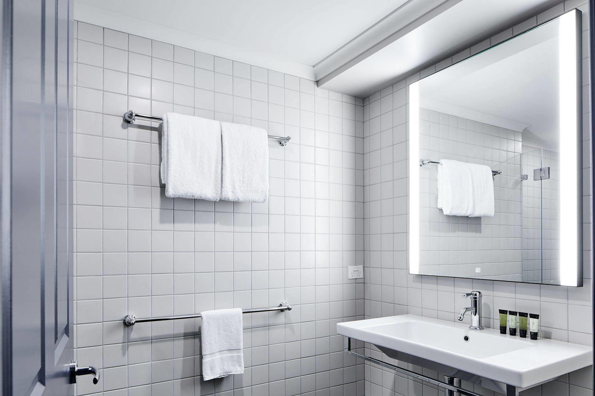 Brassey Hotel - Managed By Doma Hotels Canberra Esterno foto