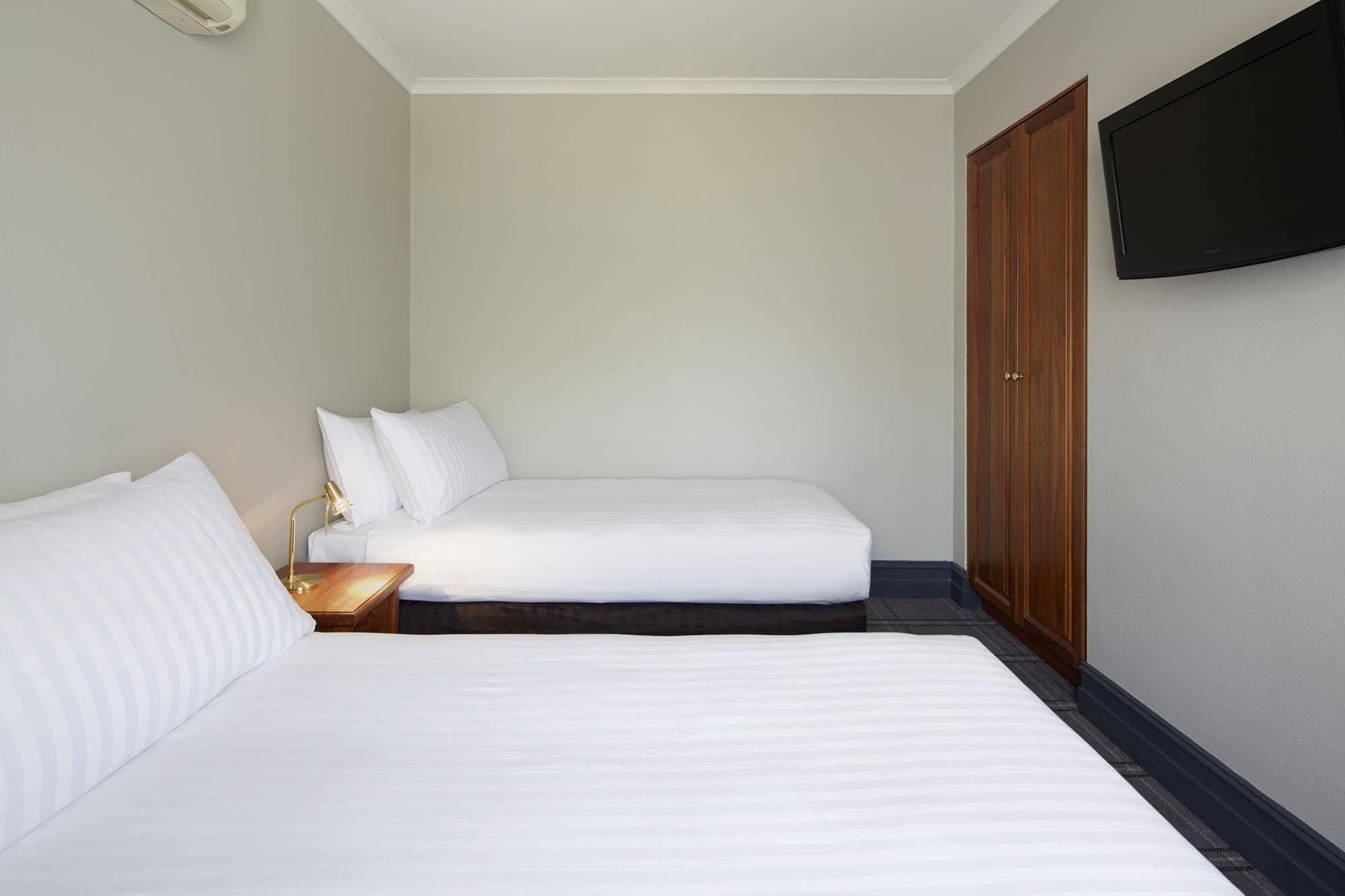 Brassey Hotel - Managed By Doma Hotels Canberra Esterno foto